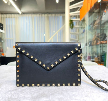 VALENTINO Rockstud Envelope Clutch Bag Schwarz SW2P0P87VSHF112402 148576555