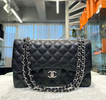 CHANEL クラシックキャビアフラップバッグジャンボブラックA58600 148576564