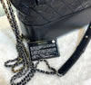 CHANEL Gabrielle Crossbody Schwarz Mittel 26 AS1521G041203 148576636 [P]