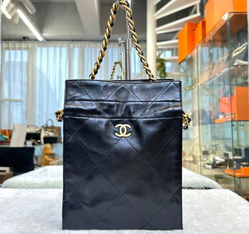 CHANEL シーズン バケットバッグ ブラック ゴールド 30番台G070411 148576772