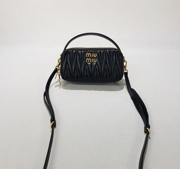 MIU MIU マトラッセ ナッパ レザー ショルダーバッグ 5BH229 149586118