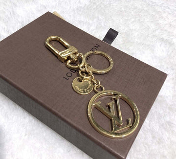 LOUIS VUITTON LV Circle Charm Schlüsselanhänger Gold M68000 149436921