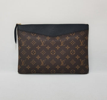 Louis Vuitton Monogram Daily Pouch Bag M62048 150535008