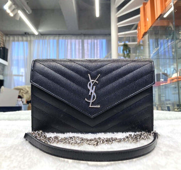 GUCCI カサンドラミニクロスバッグ ブラック シルバー 393953 151807309