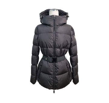 MONCLER 女性用ショートダウンパディング ブラック B1229K361 152199947