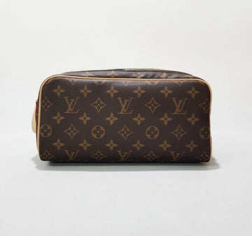 LOUIS VUITTON ドッキット トイレットポーチ M44494 152365624