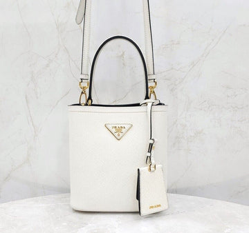 PRADA Weiße Saffiano Panier Kleine Bucket Bag 1BA217 149908370