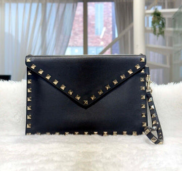 VALENTINO ロックスタッド エンベロープ クラッチバッグ ブラック SW2P0P87VSH 153851940