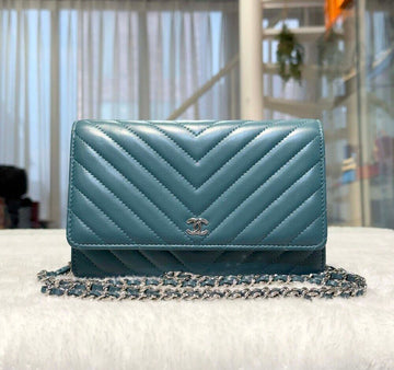 CHANEL シェブロン WOC チェーン クロスボディバッグ グリーン シルバー 25番 E092902 153575986