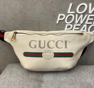 GUCCI Leder Logo Hüfttasche Weiß 530412F072802 148410483