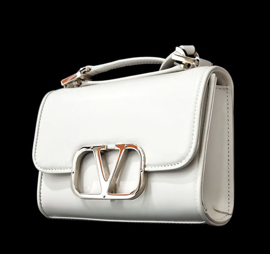 VALENTINO シグネチャー Vロゴ ショルダーバッグ 7301105459 86057326