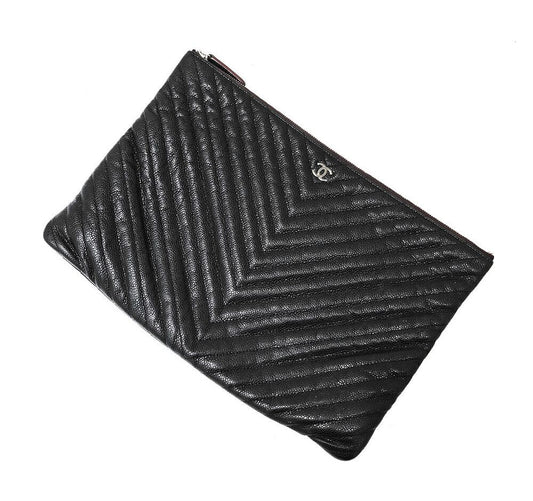 CHANEL キャビアシェブロンクラッチラージ6819666126 50524947