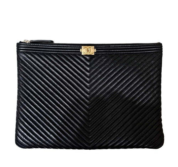 CHANEL Rindsleder Chevron Boy Clutch Medium 7288286437 80541936