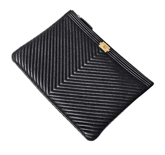 CHANEL ラムスキンシェブロンボイクラッチ ニューミディアム 7288286437 80541936