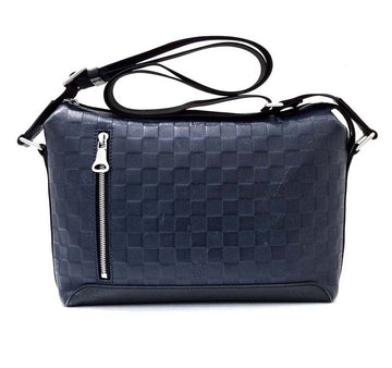 LOUIS VUITTON Discovery Messenger Bag 7123454080 64937854