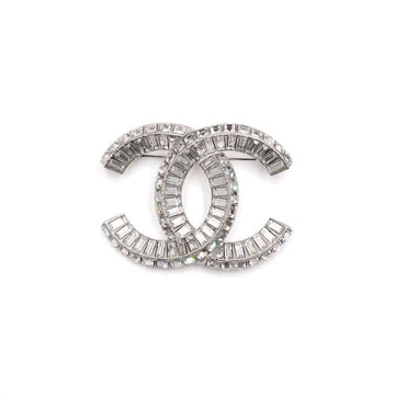 CHANEL A63085 24 Season Silver CC Logo Crystal Brooch 155449506