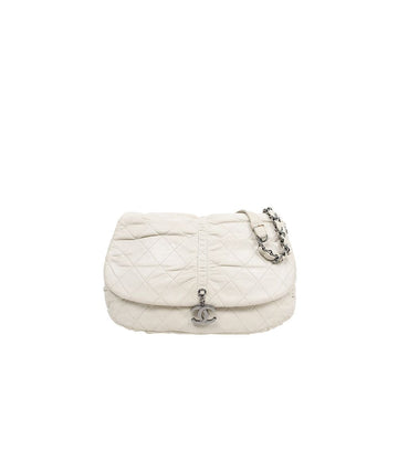 CHANEL ホワイト キルティング フラップ チェーン ショルダーバッグ 56270 155490912
