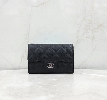 CHANEL クラシック キャビア フラップ ボタンカードホルダー AP0214 153151642