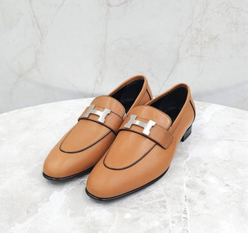 HERMES パリ ローファー ナチュレル 銀色 149403691