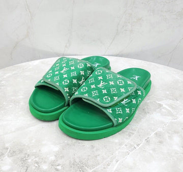 LOUIS VUITTON グリーンモノグラムマイアミスリッパ1ABFTT 139482920