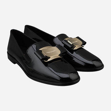 SALVATORE FERRAGAMO 6S ニュー バーラ プレート ローファー ブラック 01H522 768944 151475424