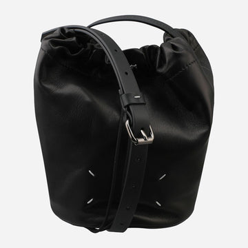 MAISON MARGIELA ドローストリングバケットクロスバッグ ブラック 153101528