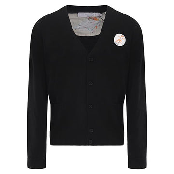 MAISON KITSUNE Klassischer Cardigan mit Olivenfuchs-Patch in Schwarz JM00570KT1036 BK 45826543