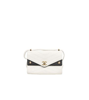 CHANEL White Chevron Flap Shoulder Bag 57514 155739803
