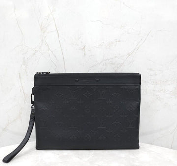 LOUIS VUITTON Clutch aus Leder mit Schulterriemen M81570 153292320