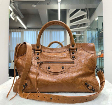 BALENCIAGA 2-Way City Bag Medium Braun 823058J042903 155846448