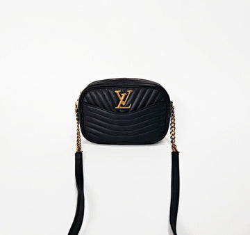 LOUIS VUITTON ニューベイプカメラバッグ M58677 155948400