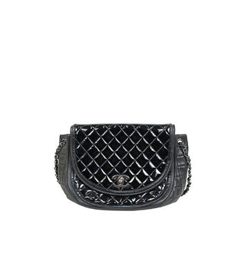 CHANEL ブラックパテントキルティングフラップチェーンショルダーバッグ 55472 156004002