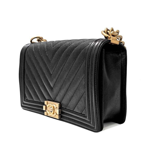 CHANEL キャビア シェブロン ボーイバッグ ニューミディアム 7167349170 70603248