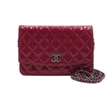 CHANEL ピンクパテントWOCウォレットオンチェーンシルバー金具クロスバッグ A48692 156184648