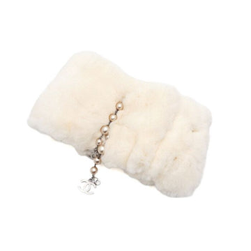 CHANEL Weißer Kaninchenpelz CC Perlen Drop Chain Neck Warmer Schal aa63979 156278191