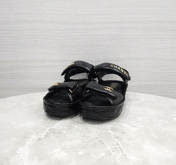 CHANEL Schwarze Klettverschluss Sandalen G37456 156464692