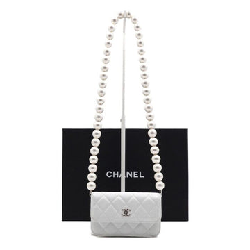 CHANEL Mini Flap Schultertasche aus Leder mit Perlenkette in Weiß AP1898 156506324
