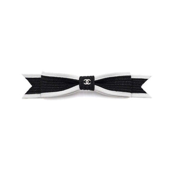 CHANEL Damen Haarklammer CC Keramik Rattan Schwarz Weiß 22 Saison aa63943 156515921