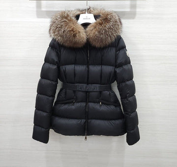 MONCLER Kurze Daunenjacke in Schwarz 1A95 156524619
