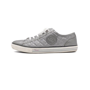 CHANEL Silver Matelassé Quilted Low-Top Sneakers G26592 156533567