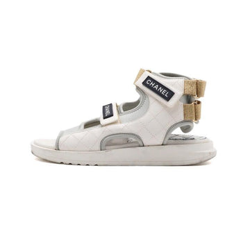 CHANEL ホワイトロゴベルクロストラップハイカットサンダル G37231 156533580