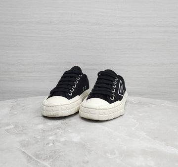 PRADA Dreieckslogo Schwarz Gabardine Sneakers 1E231M 156809399