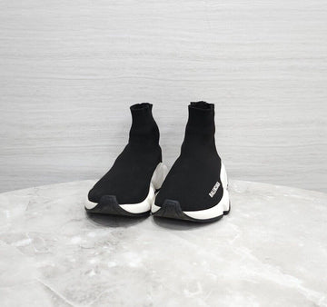 Balenciaga Oreo Black and White Speedrunner Sneakers 156809402