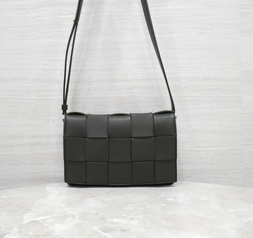 BOTTEGA VENETA Gewebte Leder-Kassetten-Crossbody-Tasche 578004 156809703
