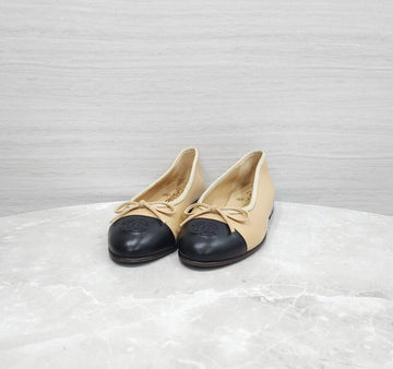 CHANEL Ballerina-Flats Beige Schwarz G02819 156967771