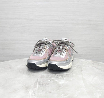 CHANEL Cruise Sneaker Pink G39792 156991195