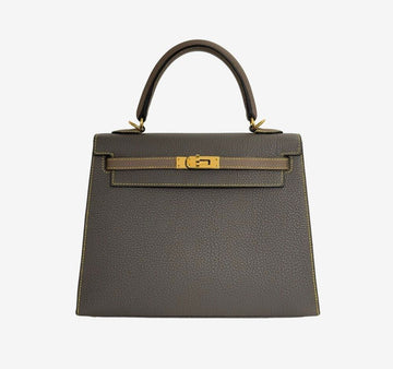 HERMES Kelly 25 Etoupe mit goldener D-Prägung Togo 6AYZ6YI1 156997653