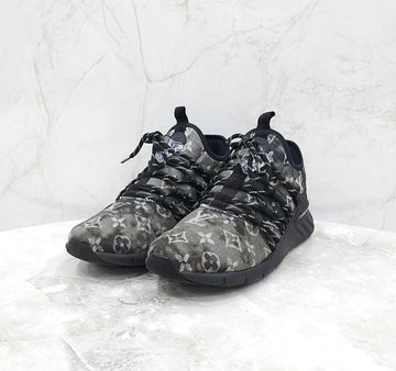 Louis Vuitton Monogram Fasttrain Sneakers 154072663