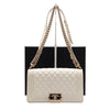 CHANEL Boy Tasche Medium Flap mit Kettenriemen und goldfarbenen Details A67086 157108844 [P]