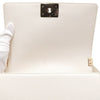 CHANEL Boy Tasche Medium Flap mit Kettenriemen und goldfarbenen Details A67086 157108844 [P]